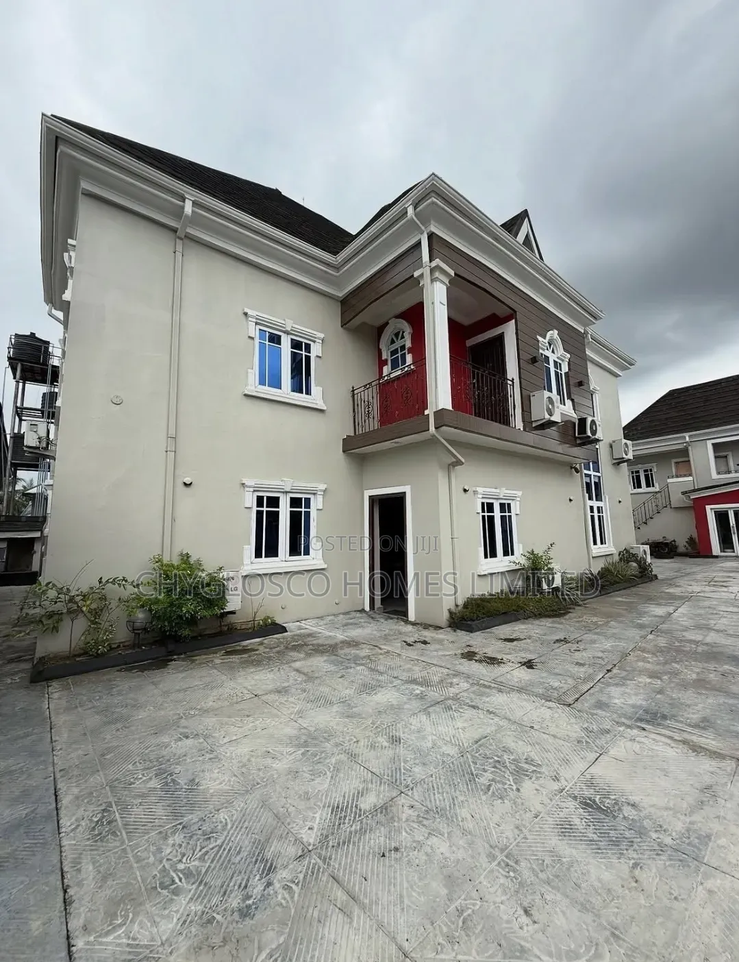 Furnished 5bdrm Duplex in New Layout for sale in New Layout