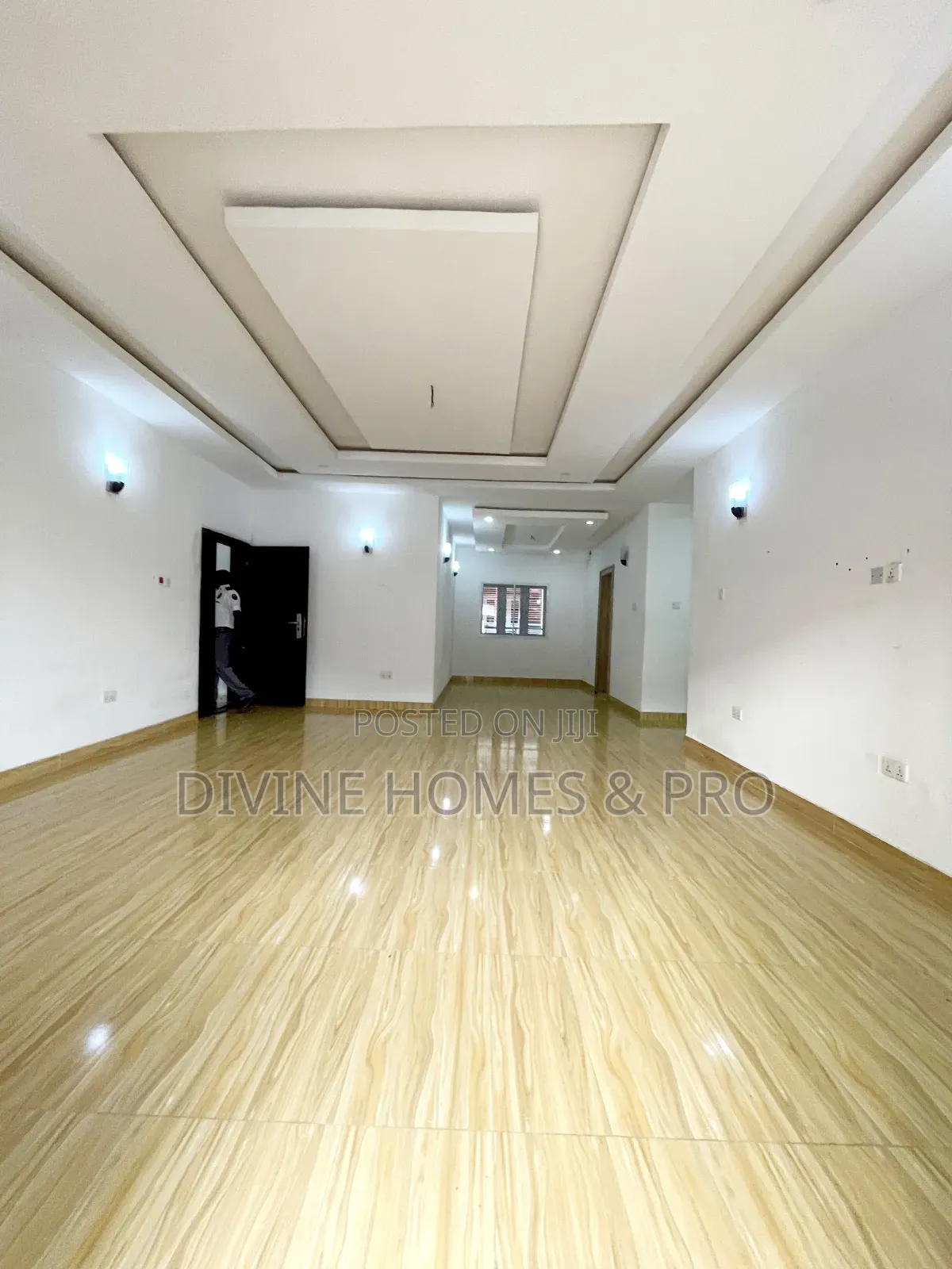 3bdrm Block of Flats in Wuye for rent in Wuye