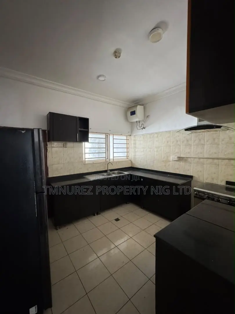 3bdrm Apartment in Lekki Phase 1 for rent in Lekki Phase 1