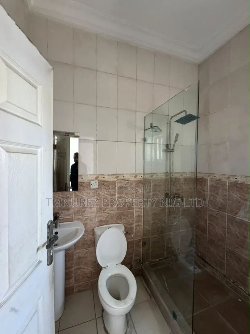 3bdrm Apartment in Lekki Phase 1 for rent in Lekki Phase 1