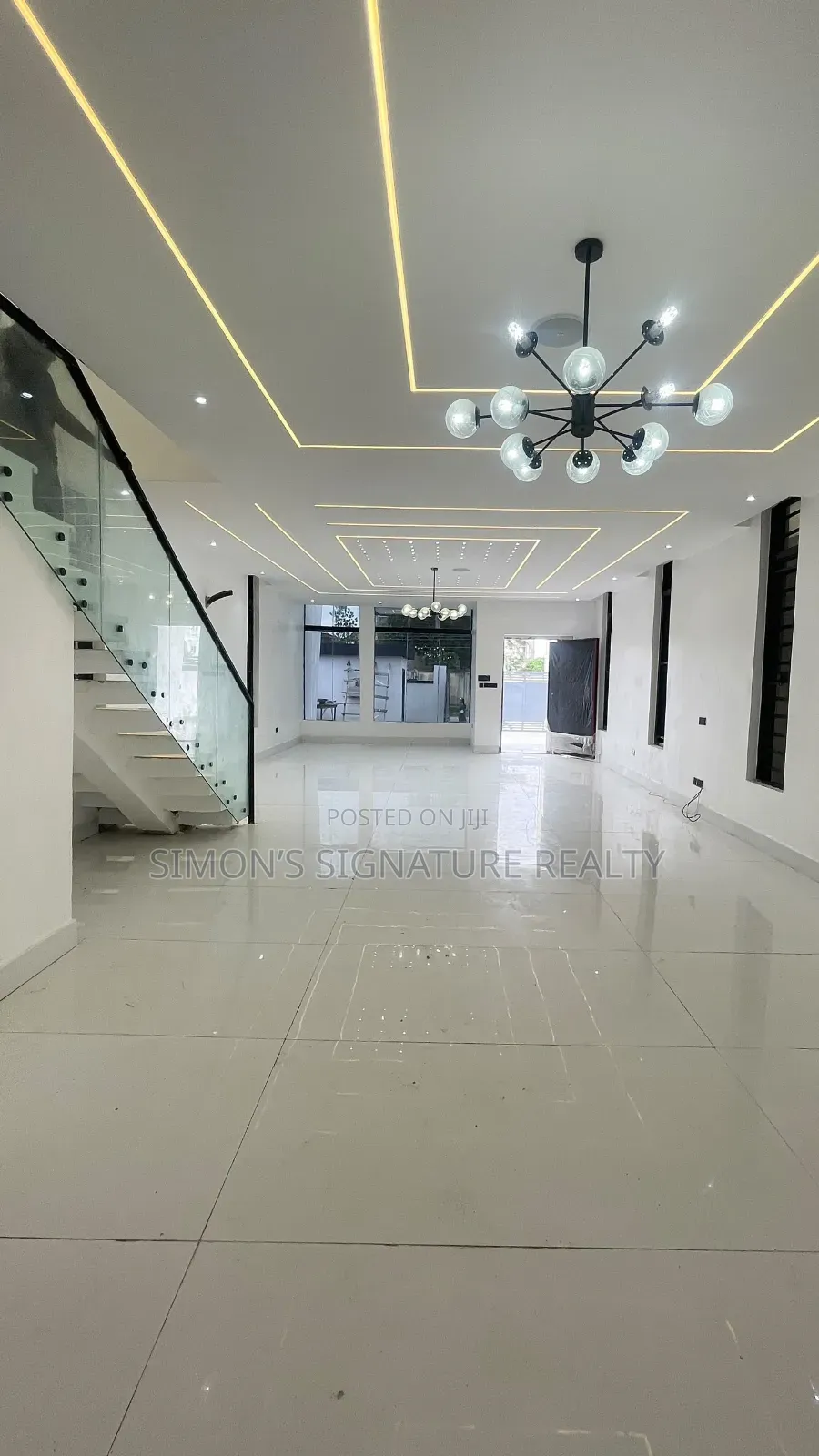 5bdrm Duplex in Ikota for sale in Ikota