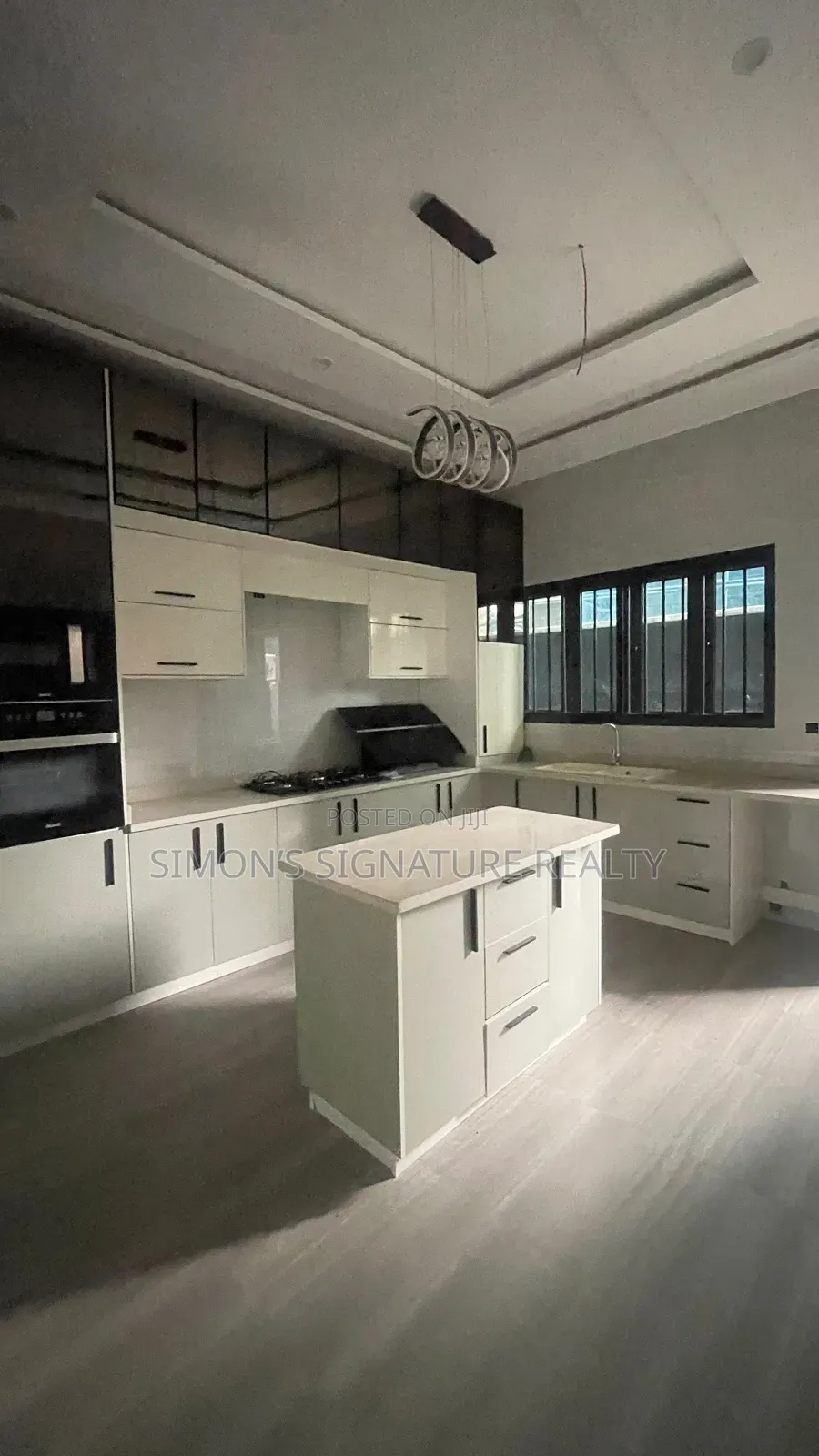 5bdrm Townhouse/Terrace in Ademola Adetokunbo for sale in Ademola Adetokunbo