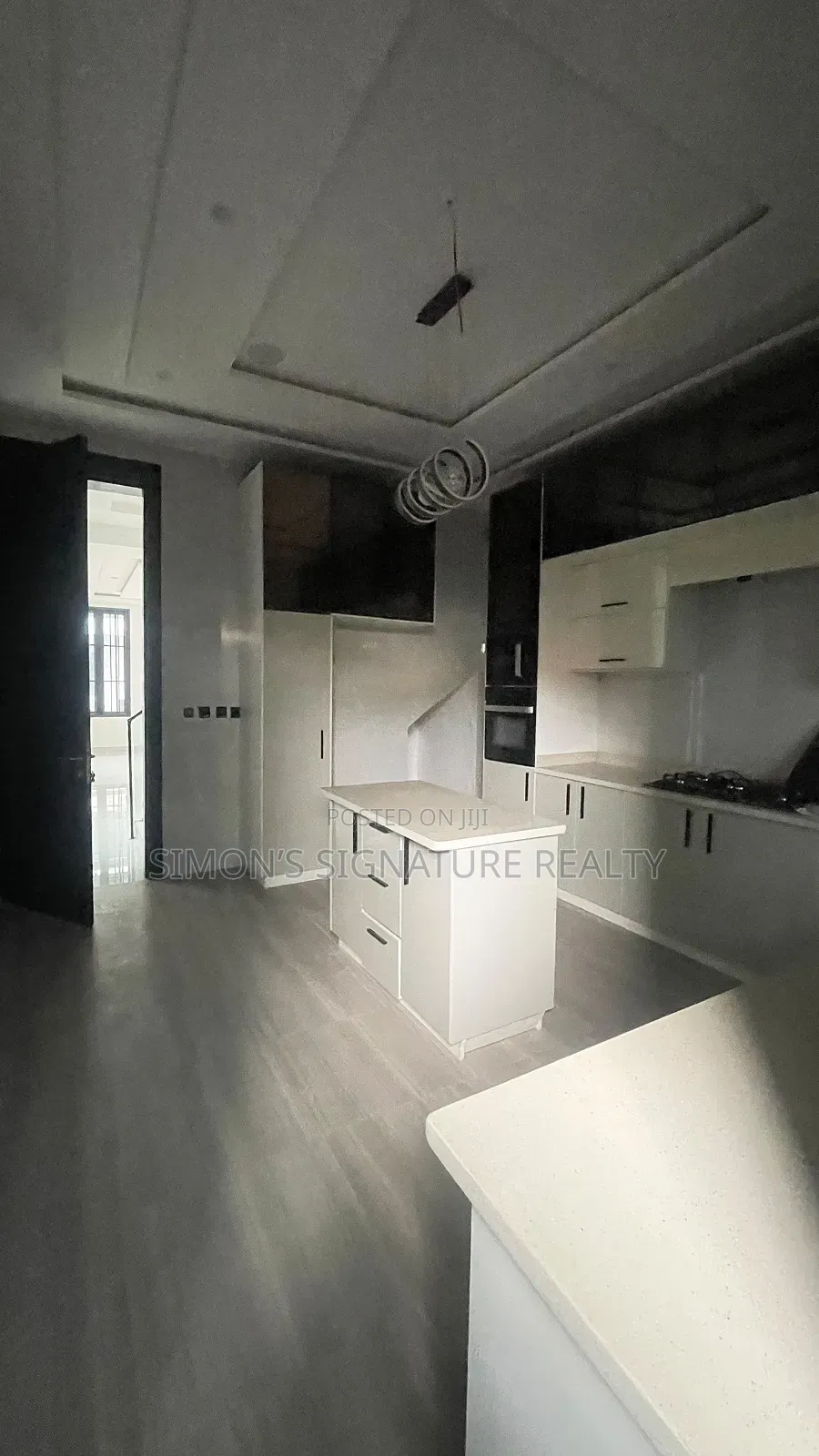 5bdrm Townhouse/Terrace in Ademola Adetokunbo for sale in Ademola Adetokunbo
