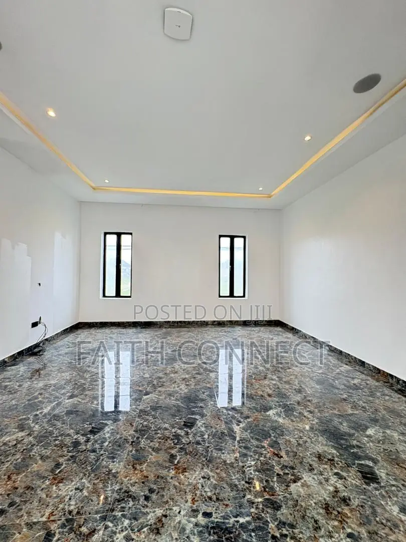 5bdrm Duplex in VGC / Ajah for sale in VGC / Ajah