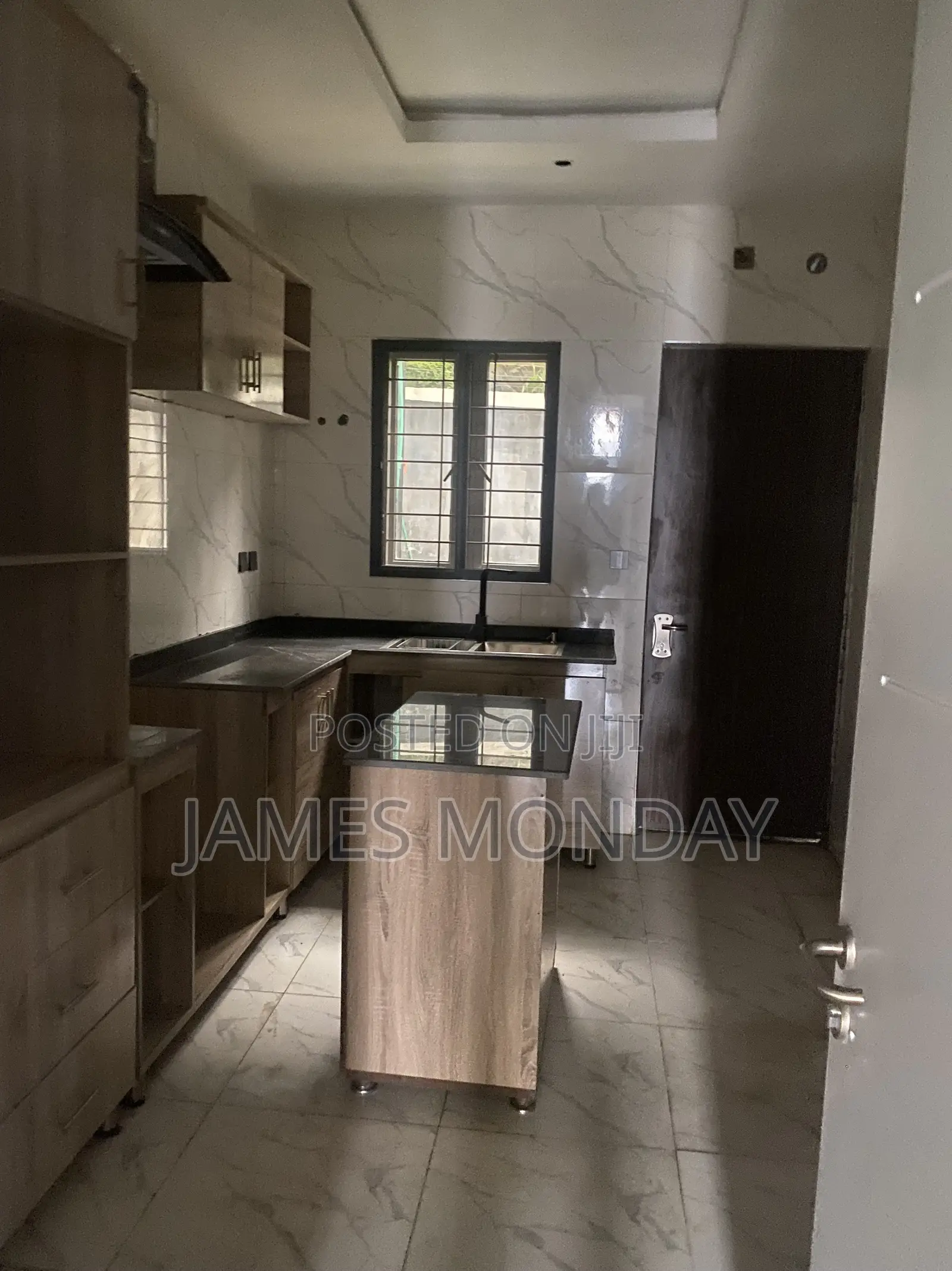 4bdrm Townhouse / Terrace in Estate Craft Ng, Guzape District for rent in Guzape District