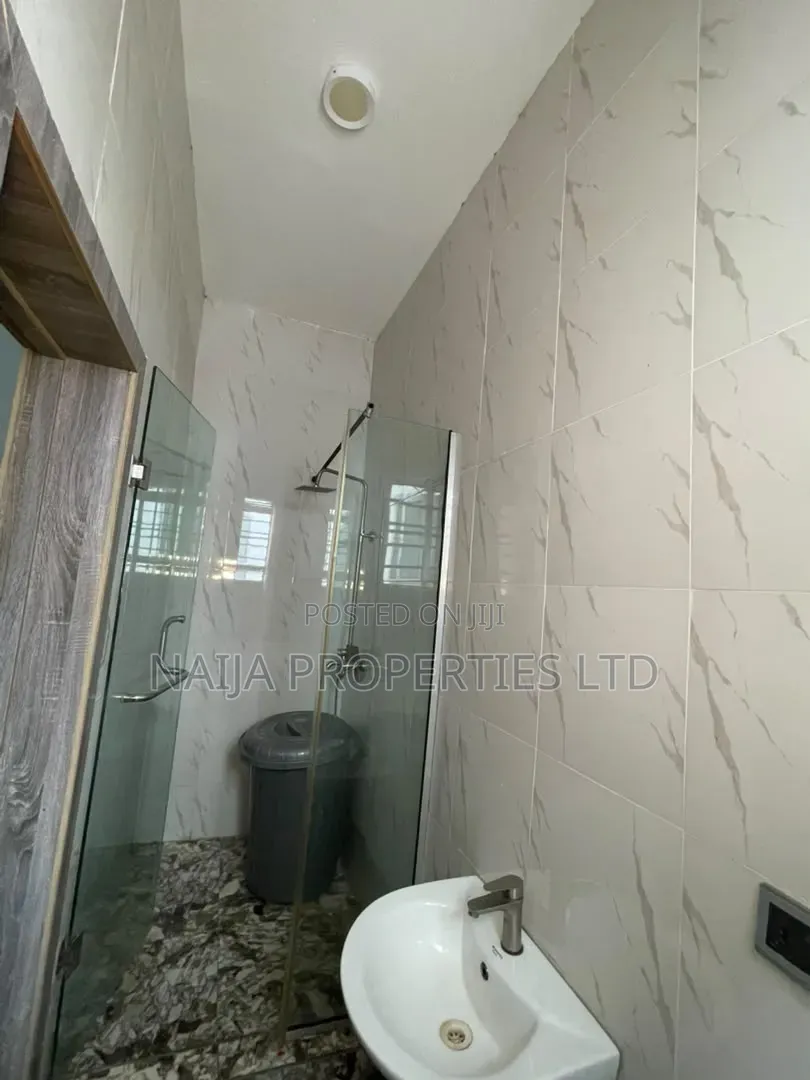 1bdrm Shared Apartment in Ikota Gra for rent in Ikota