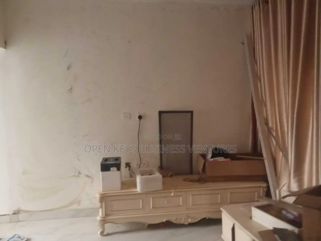 Furnished 3bdrm Duplex in Adeyi, Bodija for sale in Bodija