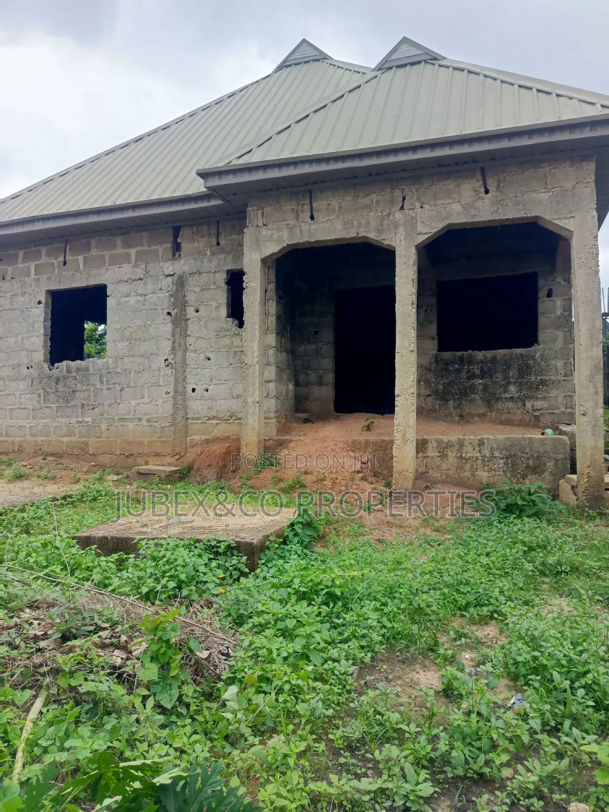 3bdrm Bungalow in Off Ikola Rd Olosun, Ado-Odo/Ota for sale in Ado-Odo/Ota