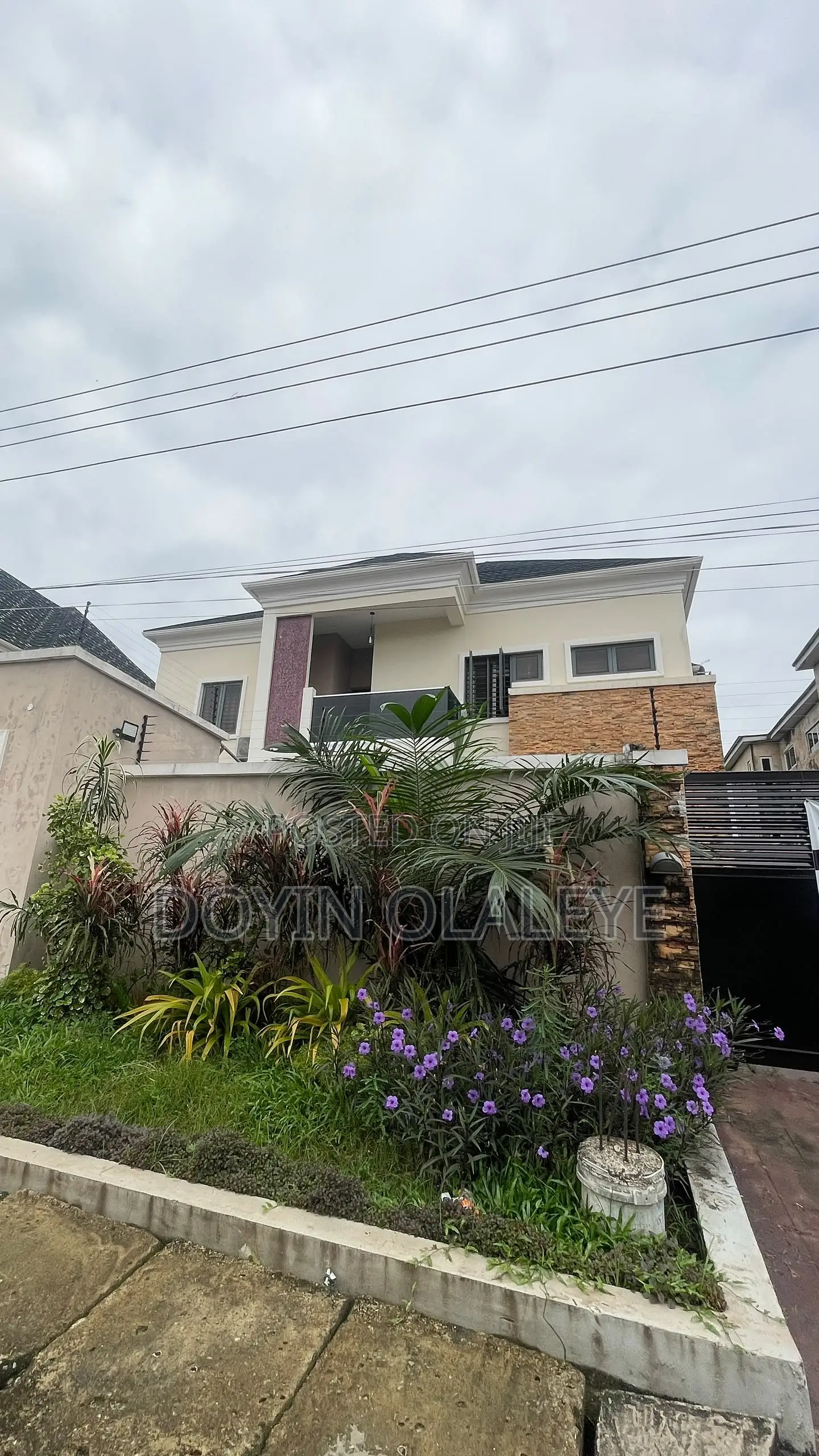 4bdrm Duplex in Ikota for rent in Ikota