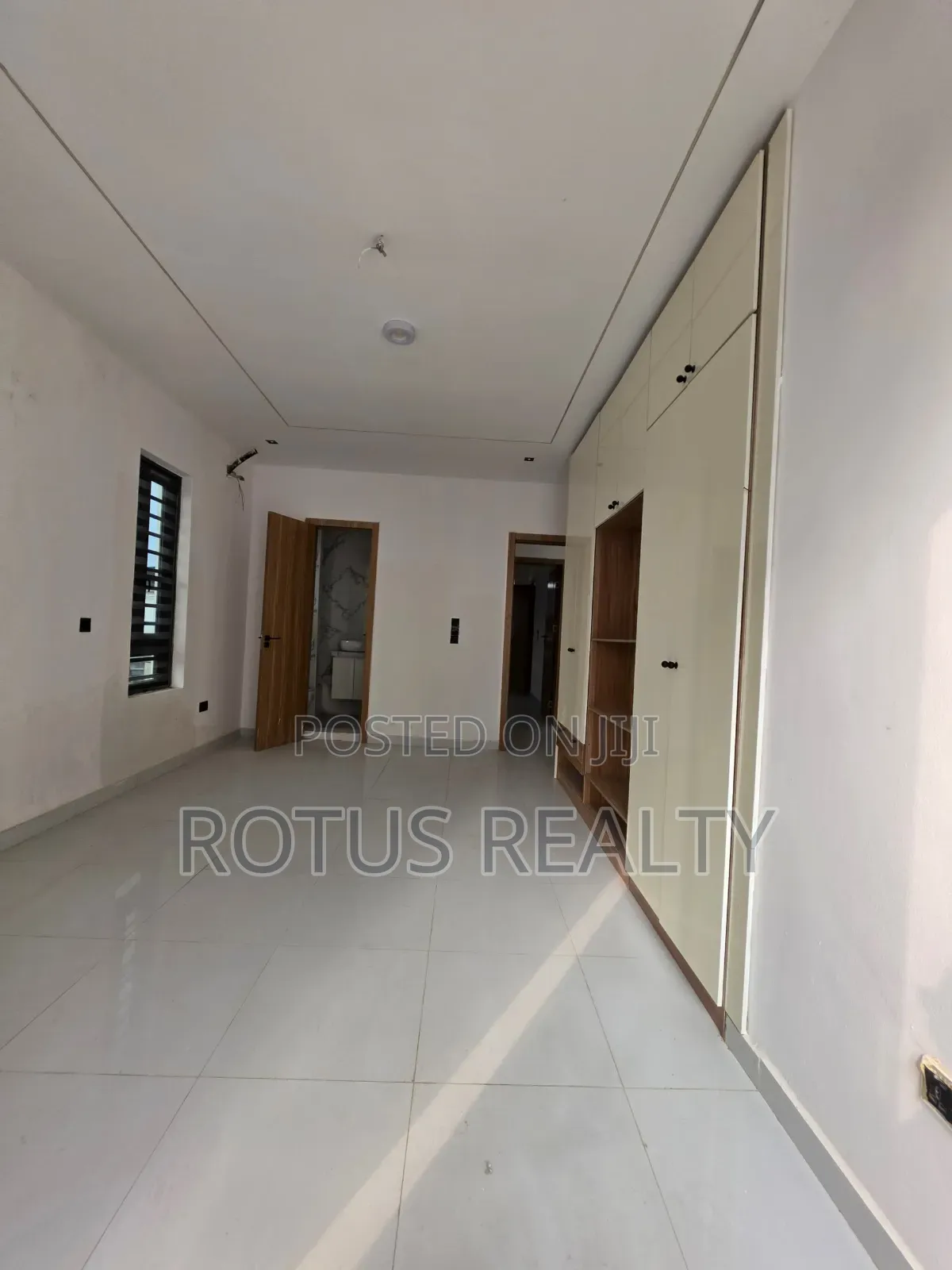 2bdrm Apartment in Victoria Island Extension for sale in Victoria Island Extension