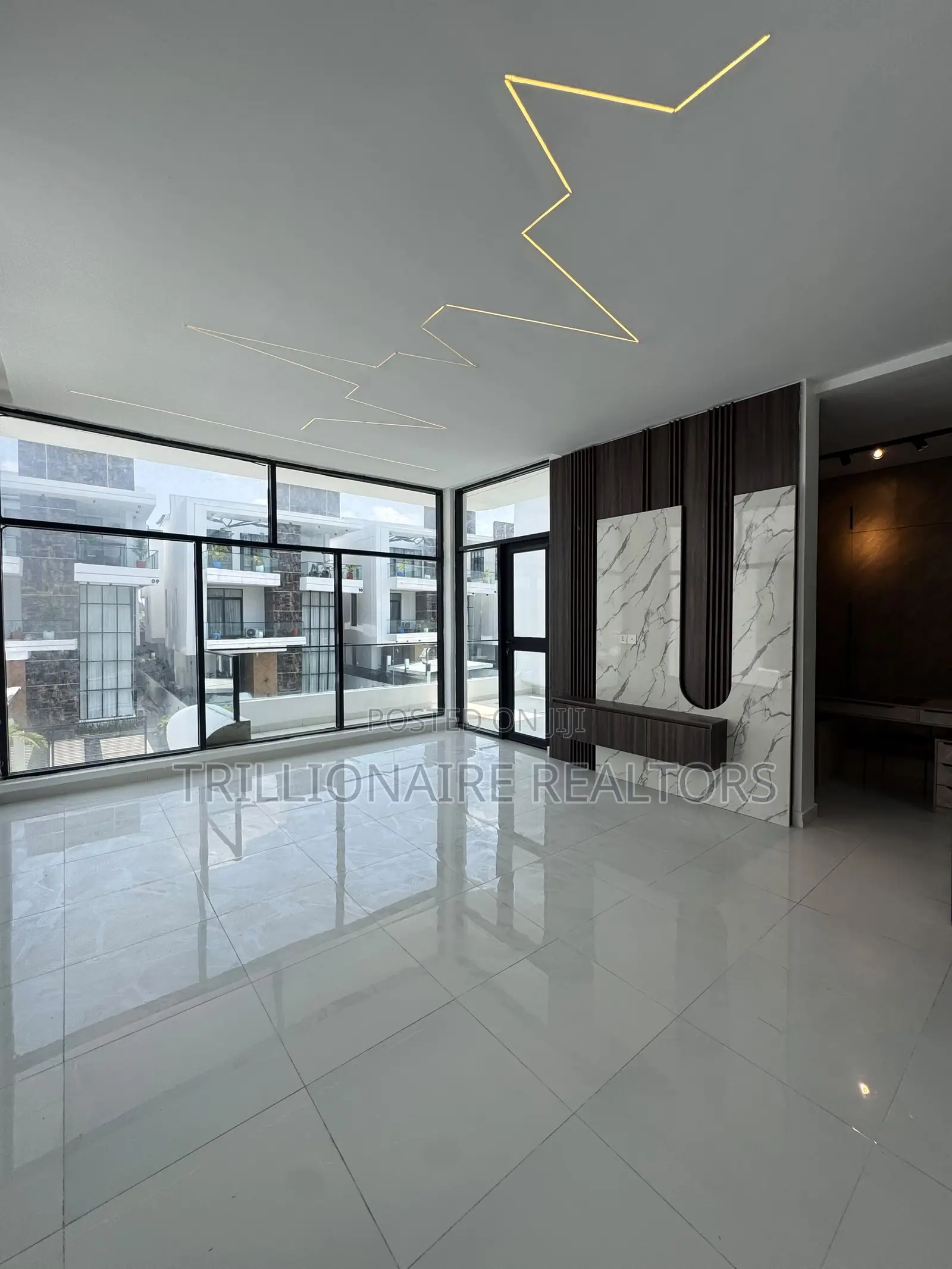 5bdrm Duplex in Chevron Lekki for sale in Chevron