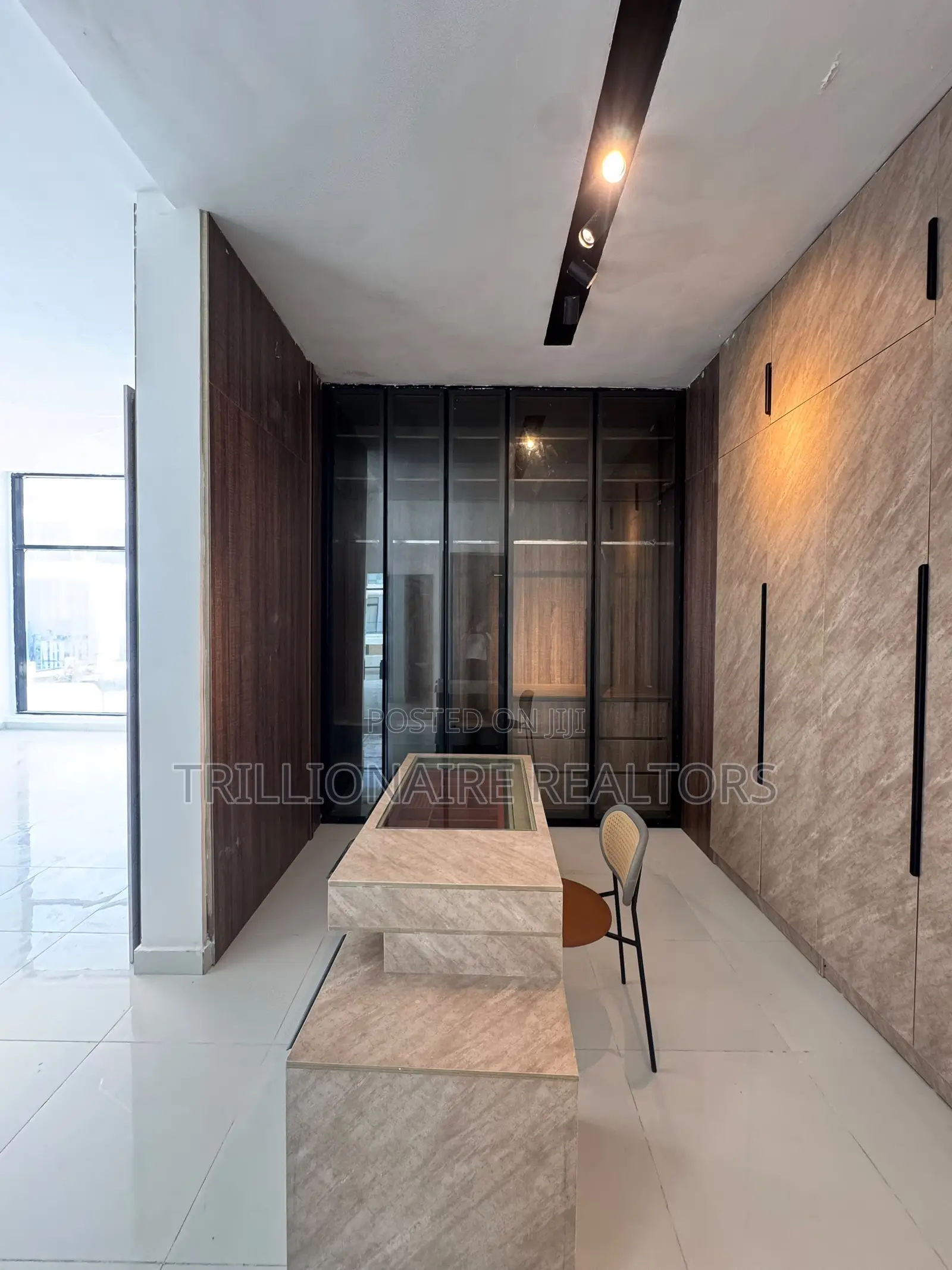5bdrm Duplex in Chevron Lekki for sale in Chevron