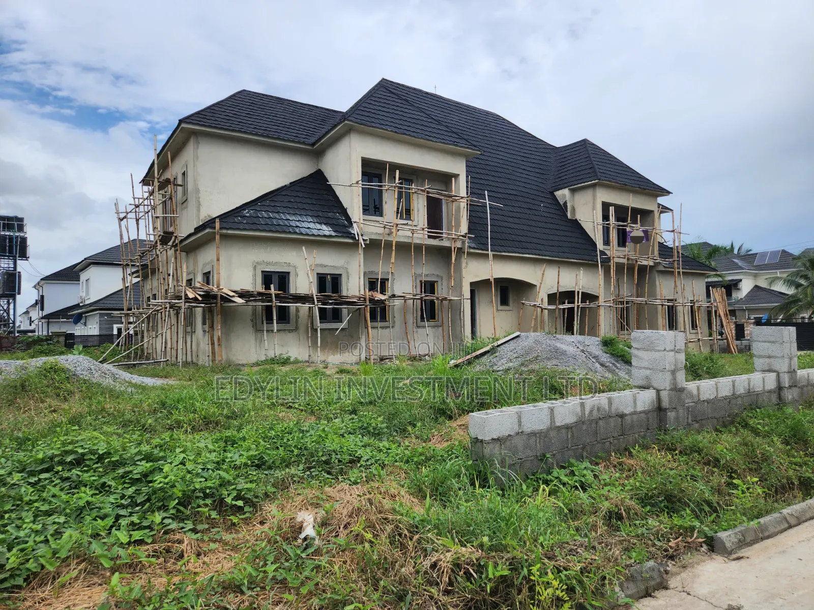 4 Bedroom Semi-Finished Detached Duplex at Airport Road FCT Abuja in Sabon Lugbe