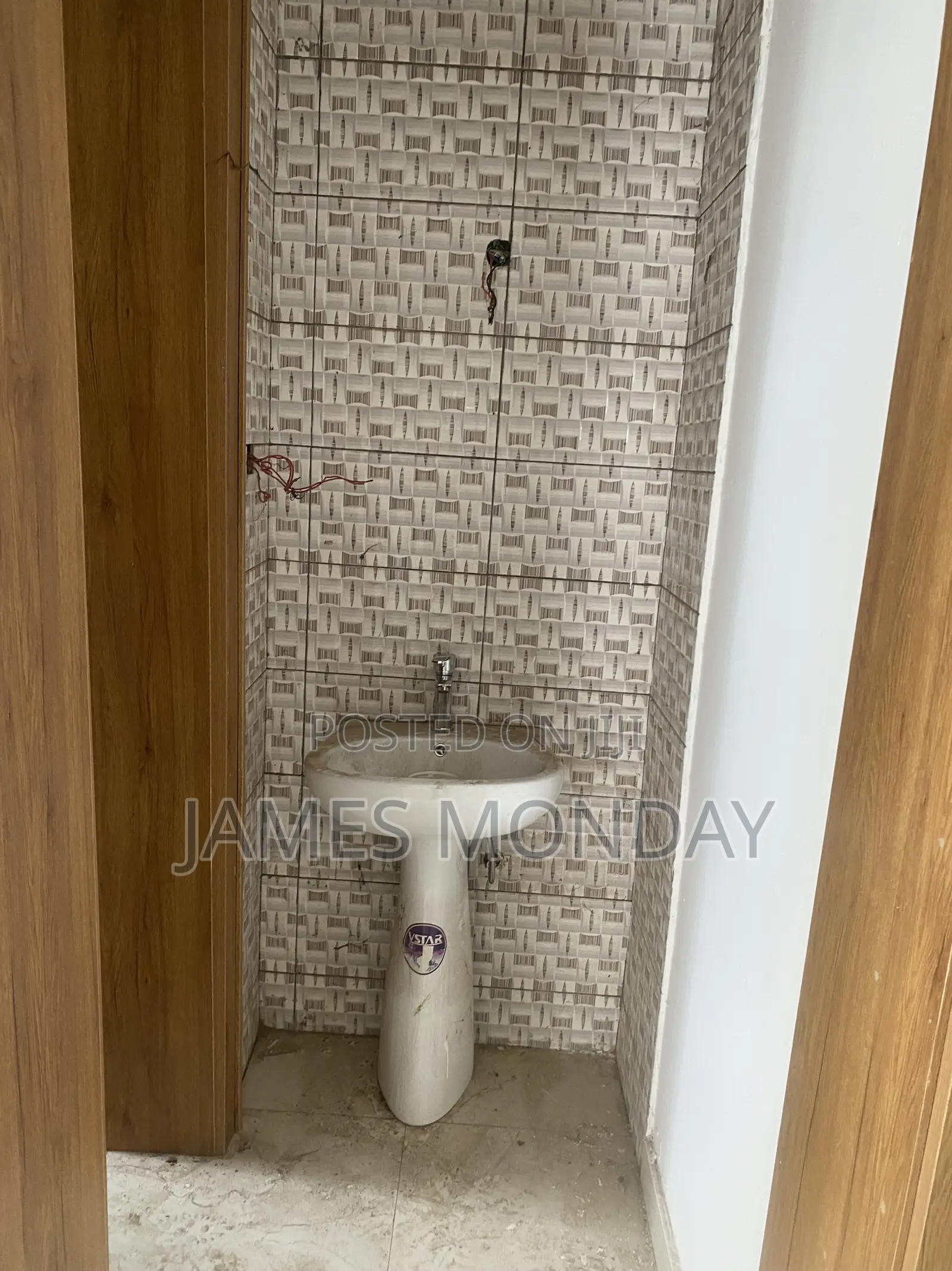 2bdrm Block of Flats in Estate Craft,, Garki 2 for rent in Garki 2