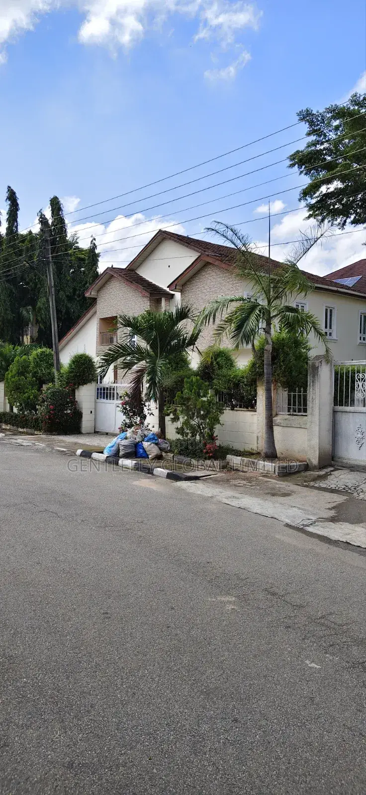 4bdrm Duplex in Gentlefly Global for sale in Wuye