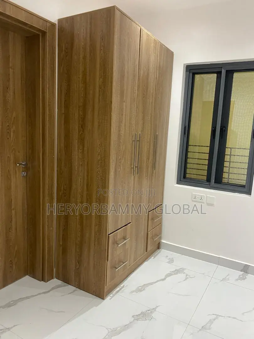 3bdrm Apartment in Kings Manor, Alagomeji for rent in Alagomeji