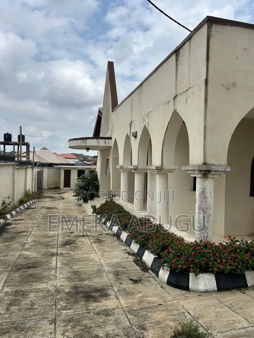 5bdrm Bungalow in Oluyole Estate for rent in Oluyole Estate