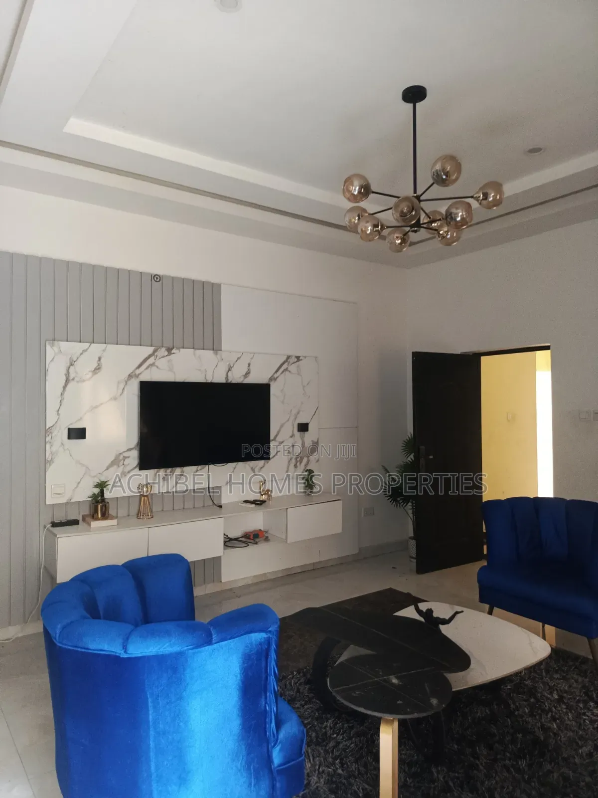 Furnished 1bdrm Block of Flats in Freedom Way, Lekki Phase 1 for rent in Lekki Phase 1