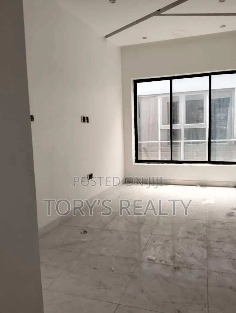 5bdrm Duplex in Lekki Phase 1 for rent in Lekki Phase 1