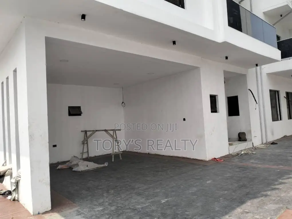 5bdrm Duplex in Lekki Phase 1 for rent in Lekki Phase 1