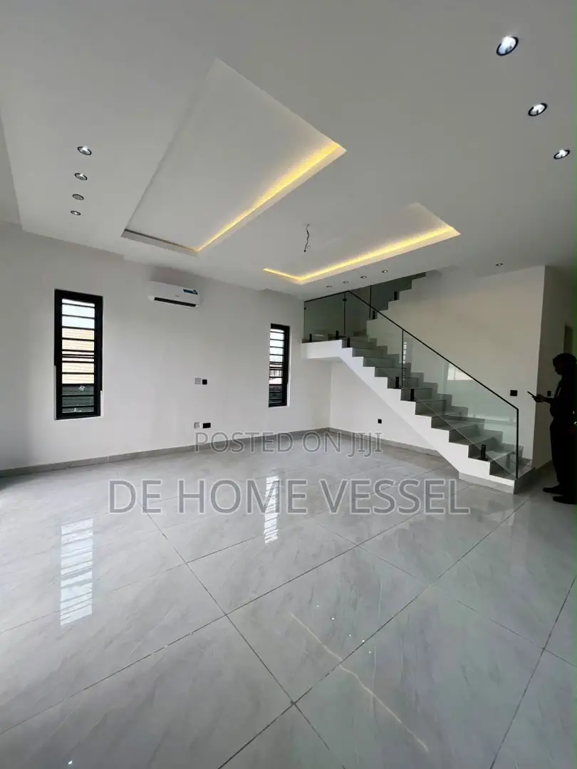 3bdrm Maisonette in Lekki Phase 1 for sale in Lekki Phase 1