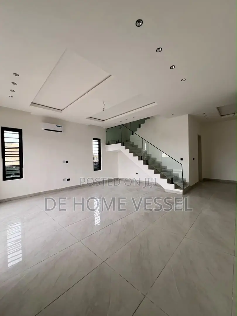 3bdrm Maisonette in Lekki Phase 1 for sale in Lekki Phase 1