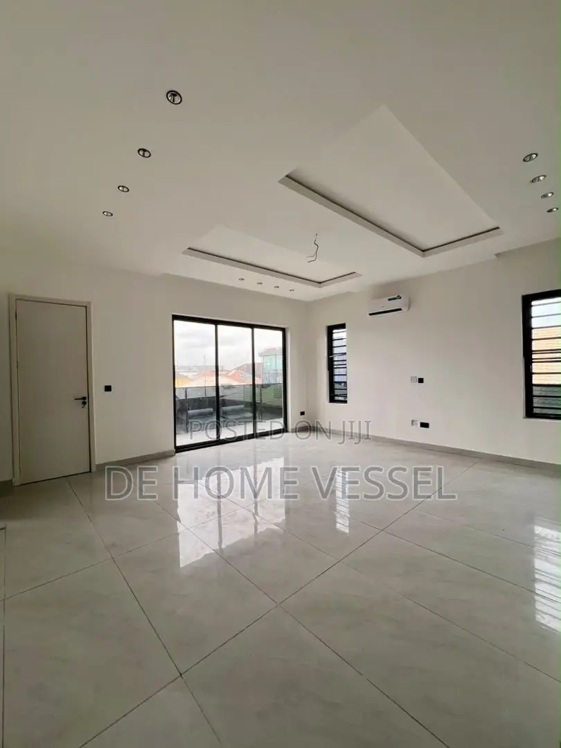 3bdrm Maisonette in Lekki Phase 1 for sale in Lekki Phase 1