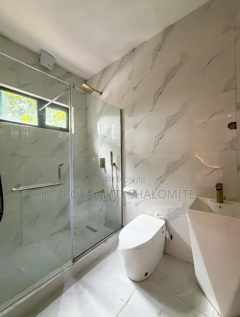 4bdrm Apartment in Banana Island for sale in Banana Island