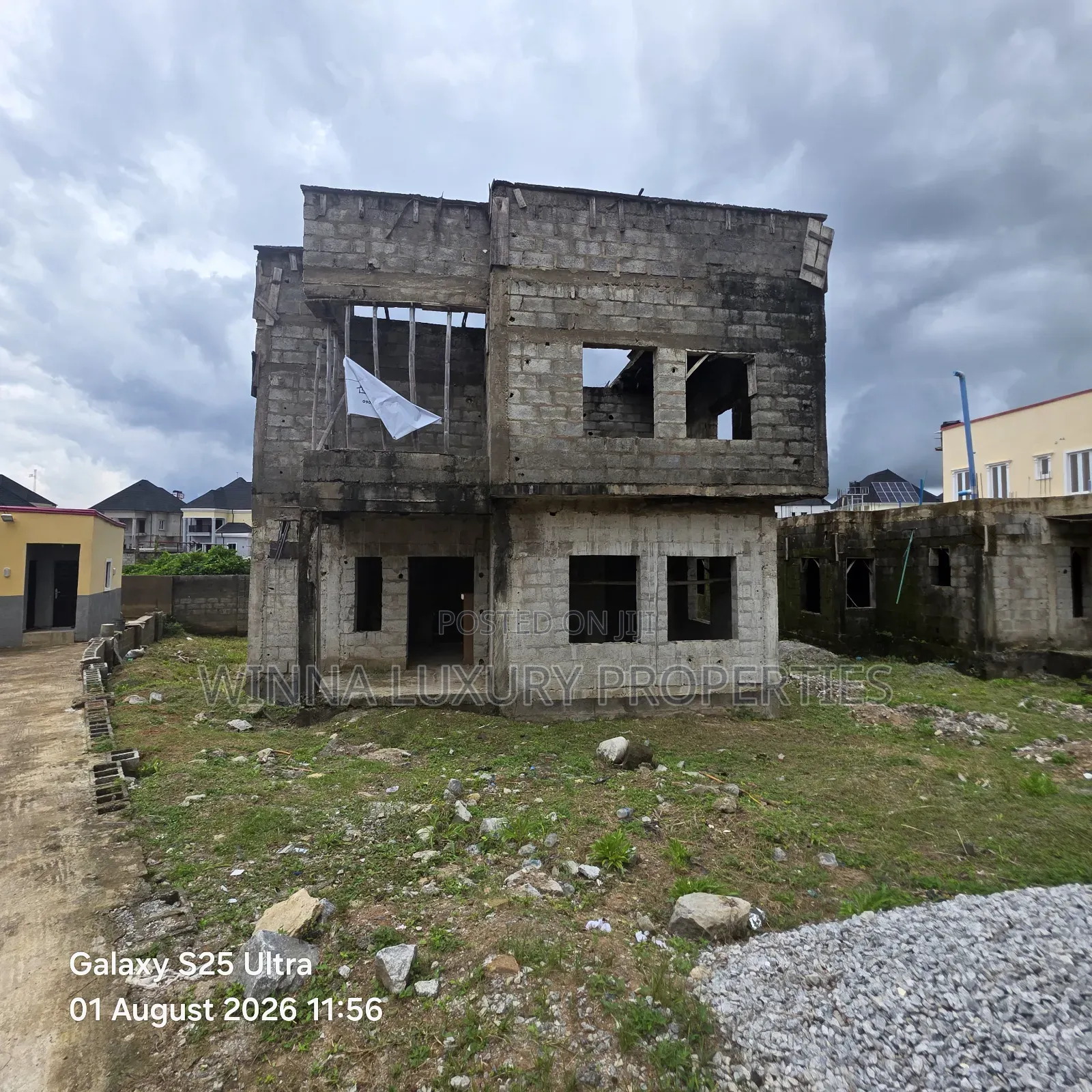5bdrm Duplex in Bricks Garden, Lugbe District for sale in Lugbe District