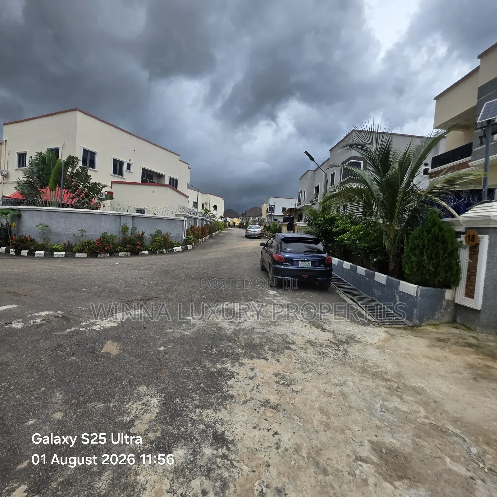 5bdrm Duplex in Bricks Garden, Lugbe District for sale in Lugbe District