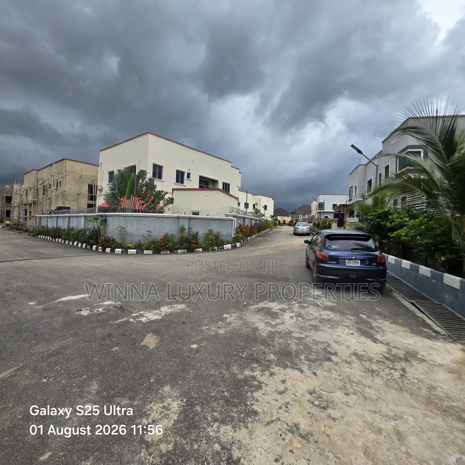 5bdrm Duplex in Bricks Garden, Lugbe District for sale in Lugbe District