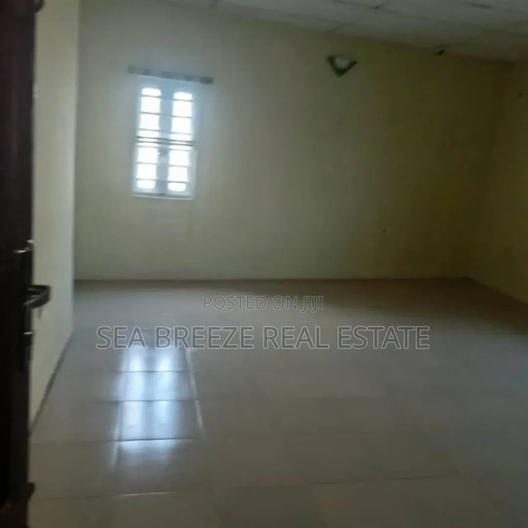 5bdrm Duplex in Peace Value Estate for sale in Bucknor