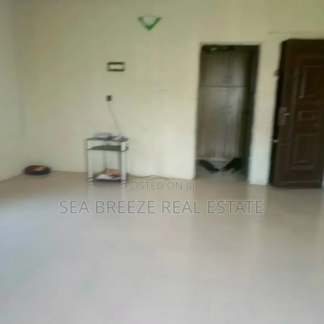 5bdrm Duplex in Peace Value Estate for sale in Bucknor