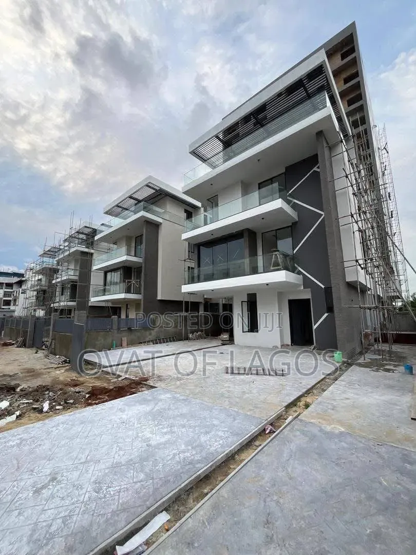 5bdrm House in Banana Island for sale in Banana Island
