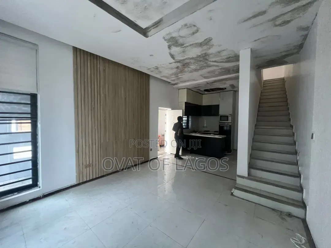 3bdrm Duplex in Ajah for sale in Ado / Ajah