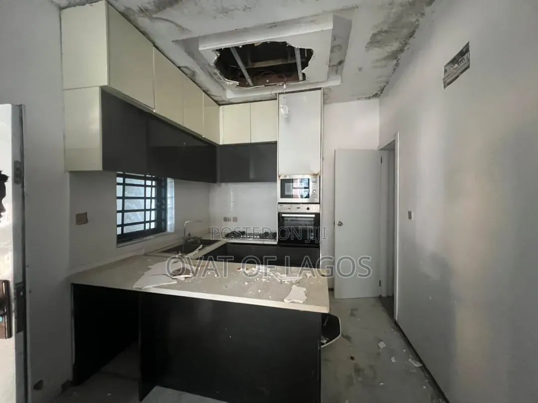 3bdrm Duplex in Ajah for sale in Ado / Ajah