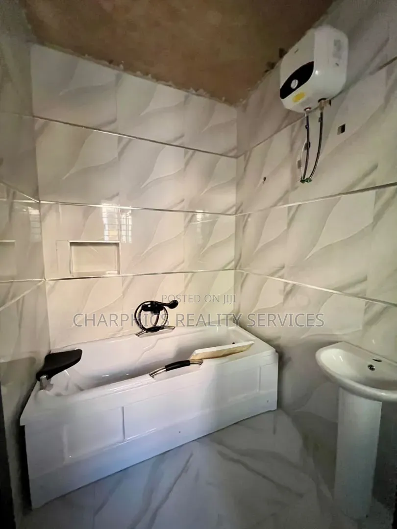 4bdrm Duplex in Lekki Phase 1 for sale in Lekki Phase 1