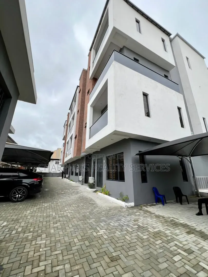 3bdrm Maisonette in Lekki Phase 1 for sale in Lekki Phase 1