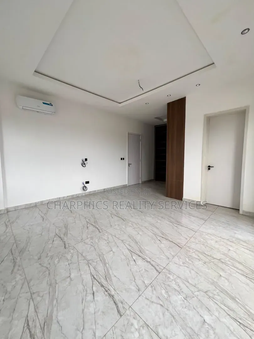 3bdrm Maisonette in Lekki Phase 1 for sale in Lekki Phase 1