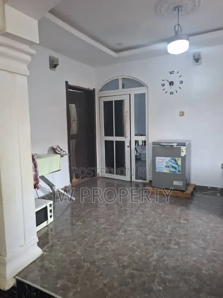 5bdrm Bungalow in Unique Estate, Baruwa for sale in Baruwa