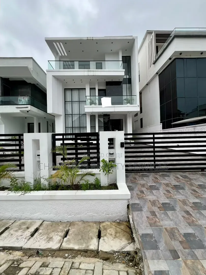 5bdrm Duplex in Lekki Phase 2 for sale in Lekki Phase 2