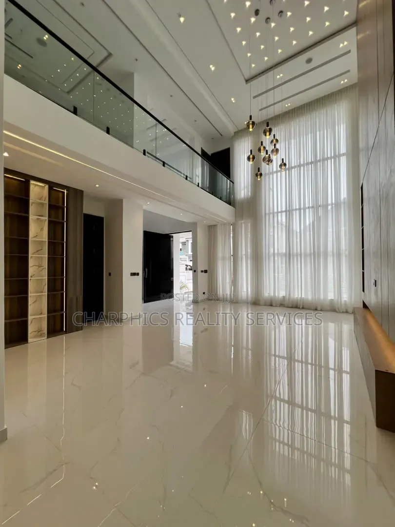 5bdrm Duplex in Lekki Phase 2 for sale in Lekki Phase 2