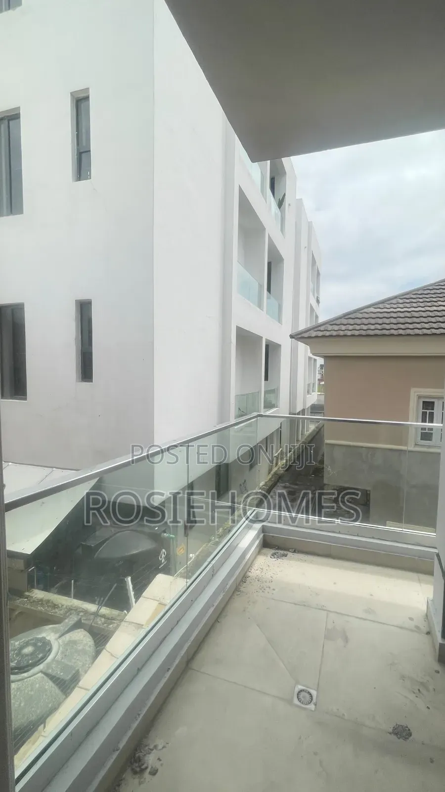 3bdrm Apartment in Oniru, Saka Tinubu for rent in Saka Tinubu