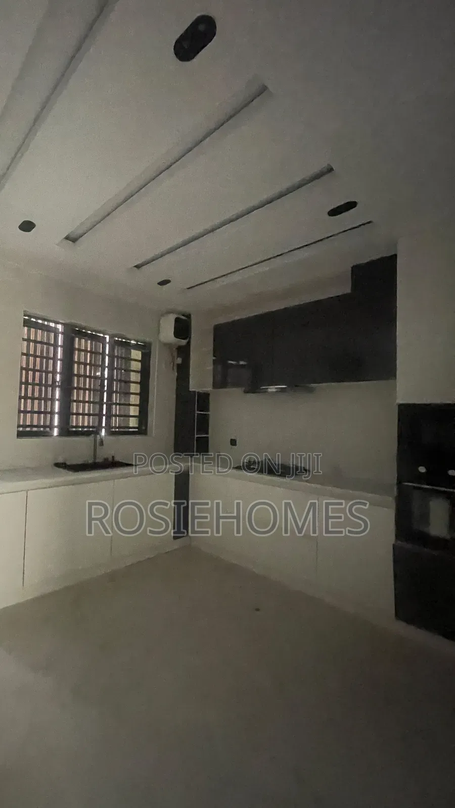 3bdrm Apartment in Oniru, Saka Tinubu for rent in Saka Tinubu