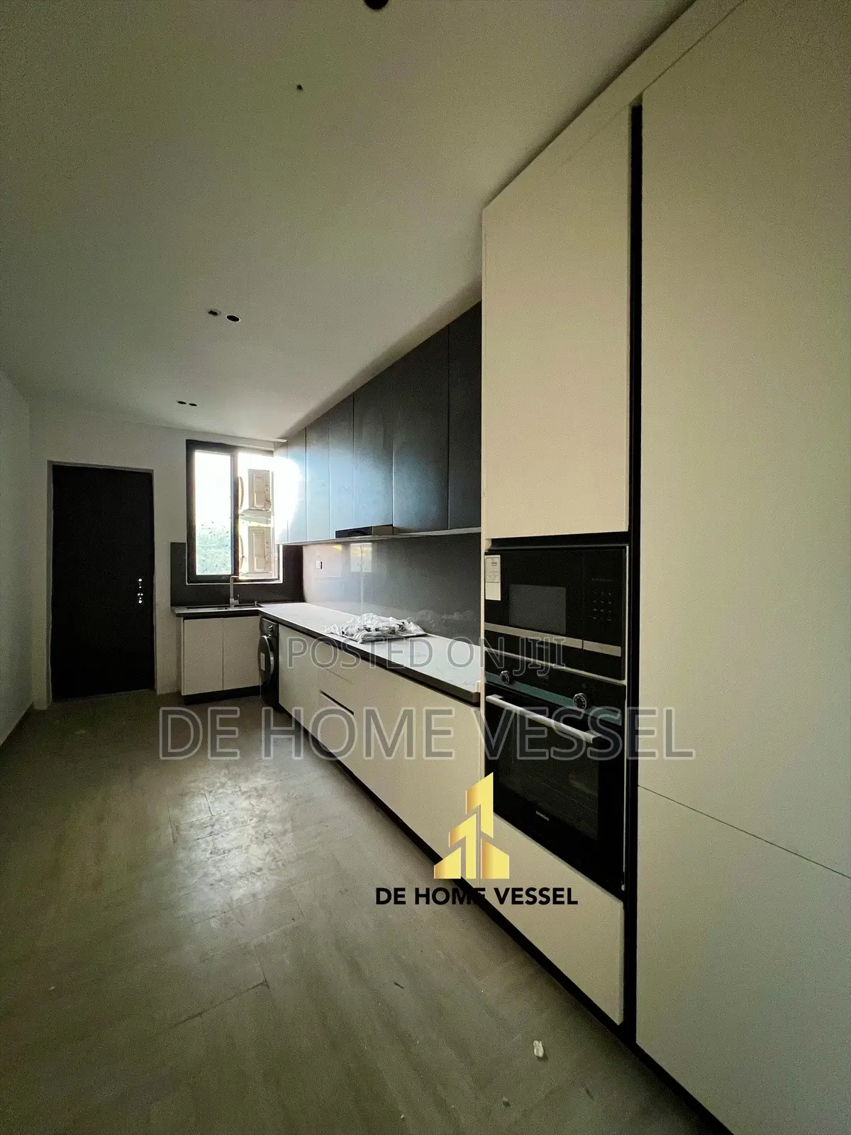 3bdrm Apartment in Old Ikoyi for sale in Old Ikoyi