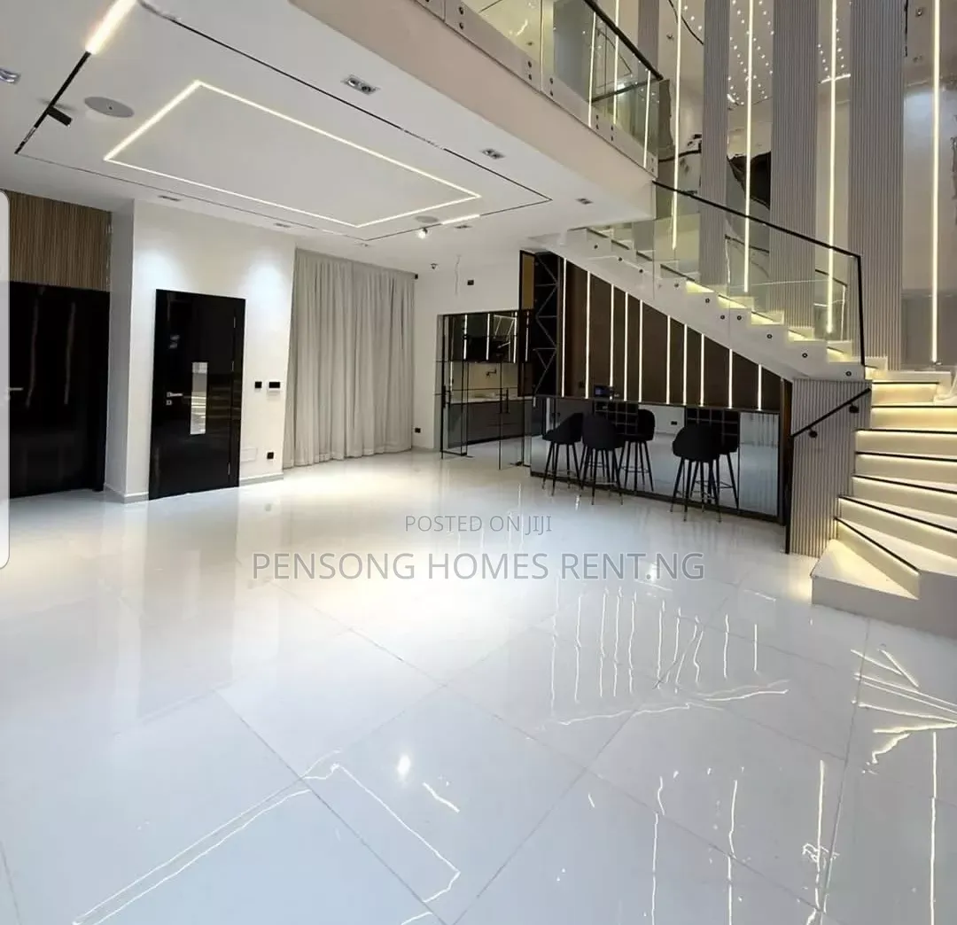 5bdrm Duplex in Chevron for rent in Chevron