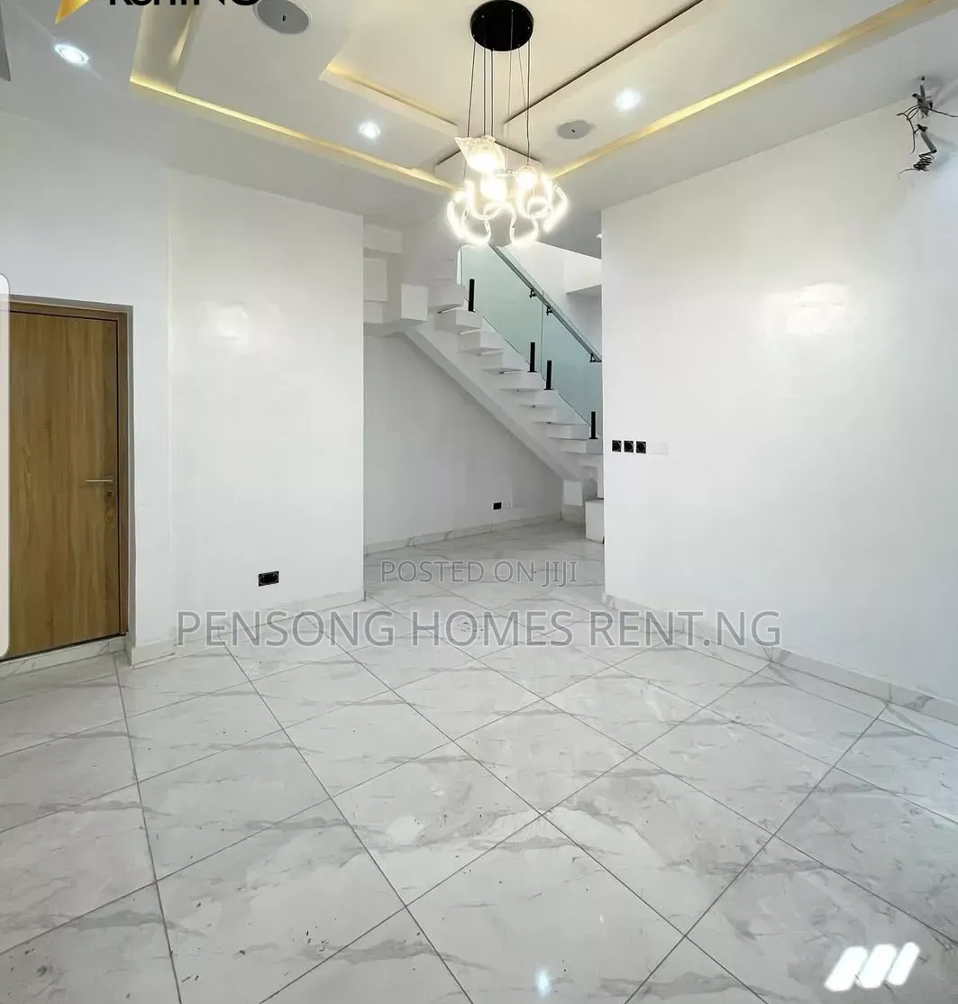 4bdrm Duplex in Ikota Gra for rent in Ikota