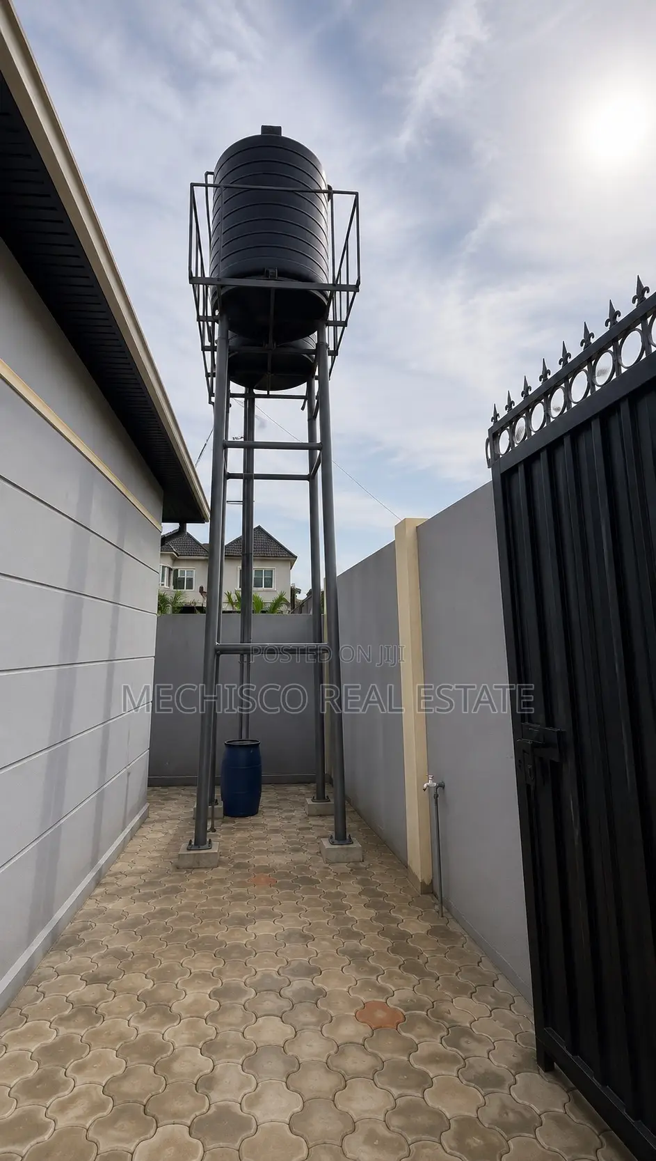 Studio Apartment in Rumolumeni for sale in Rumolumeni