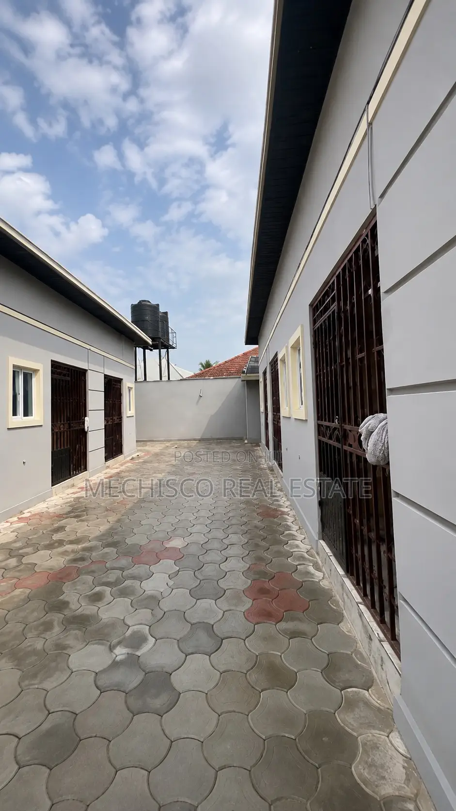 Studio Apartment in Rumolumeni for sale in Rumolumeni