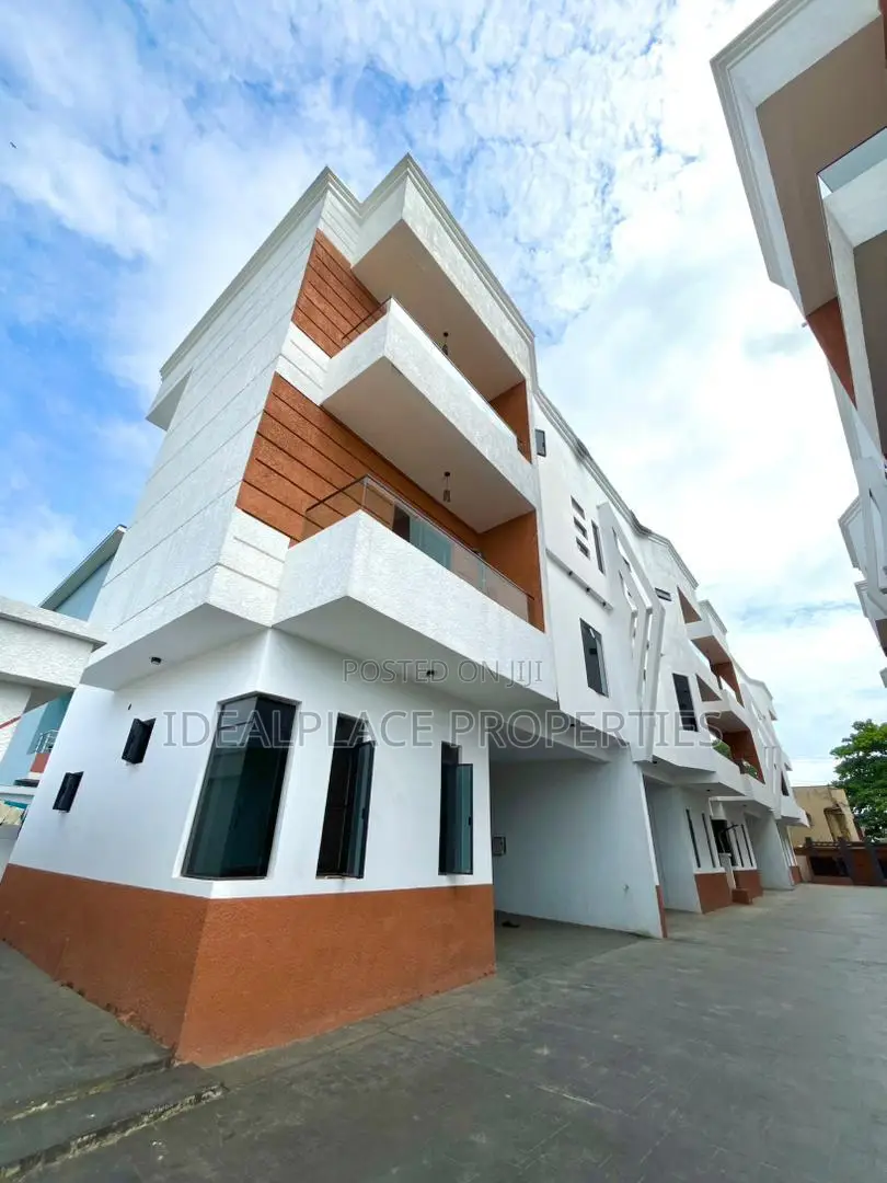 4bdrm Townhouse/Terrace in Osapa london for sale in Osapa london